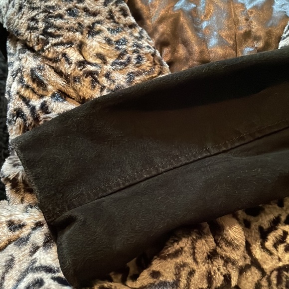 Leather and leopard jacket - Picture 10 of 10